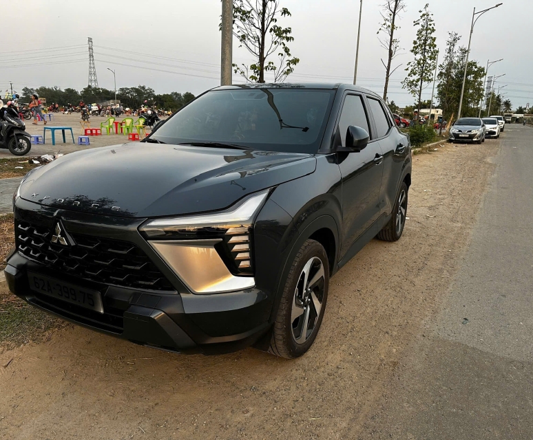 Xe 5 chỗ